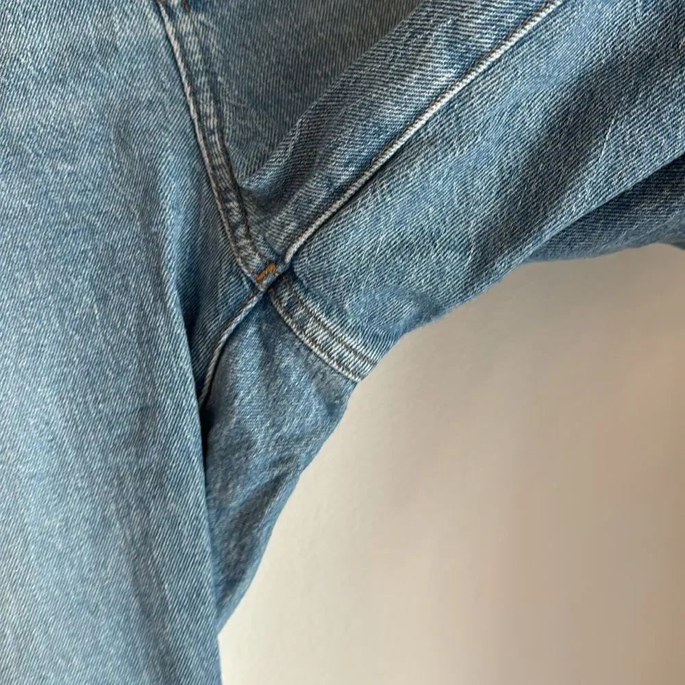 Madewell women’s the perfect vintage jeans Light Blue Denim Jeans distressed 33!